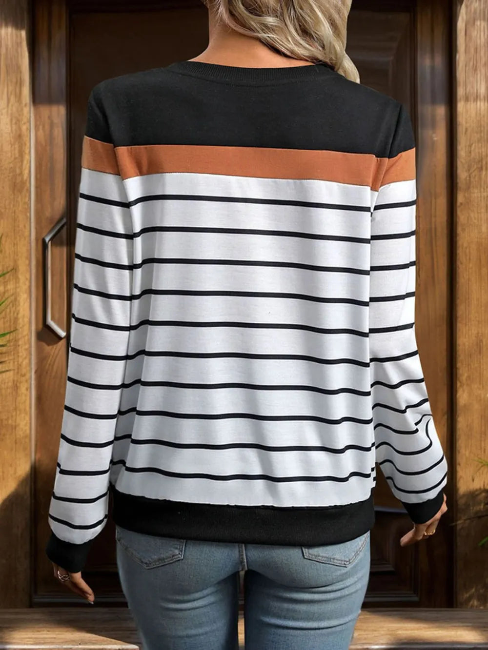 Casual simple and versatile long sleeved round neck striped sweatshirt