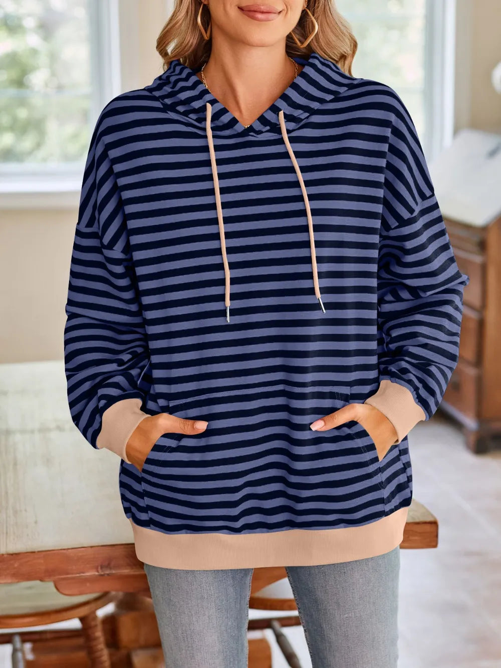 Loose casual striped hooded sweatshirt