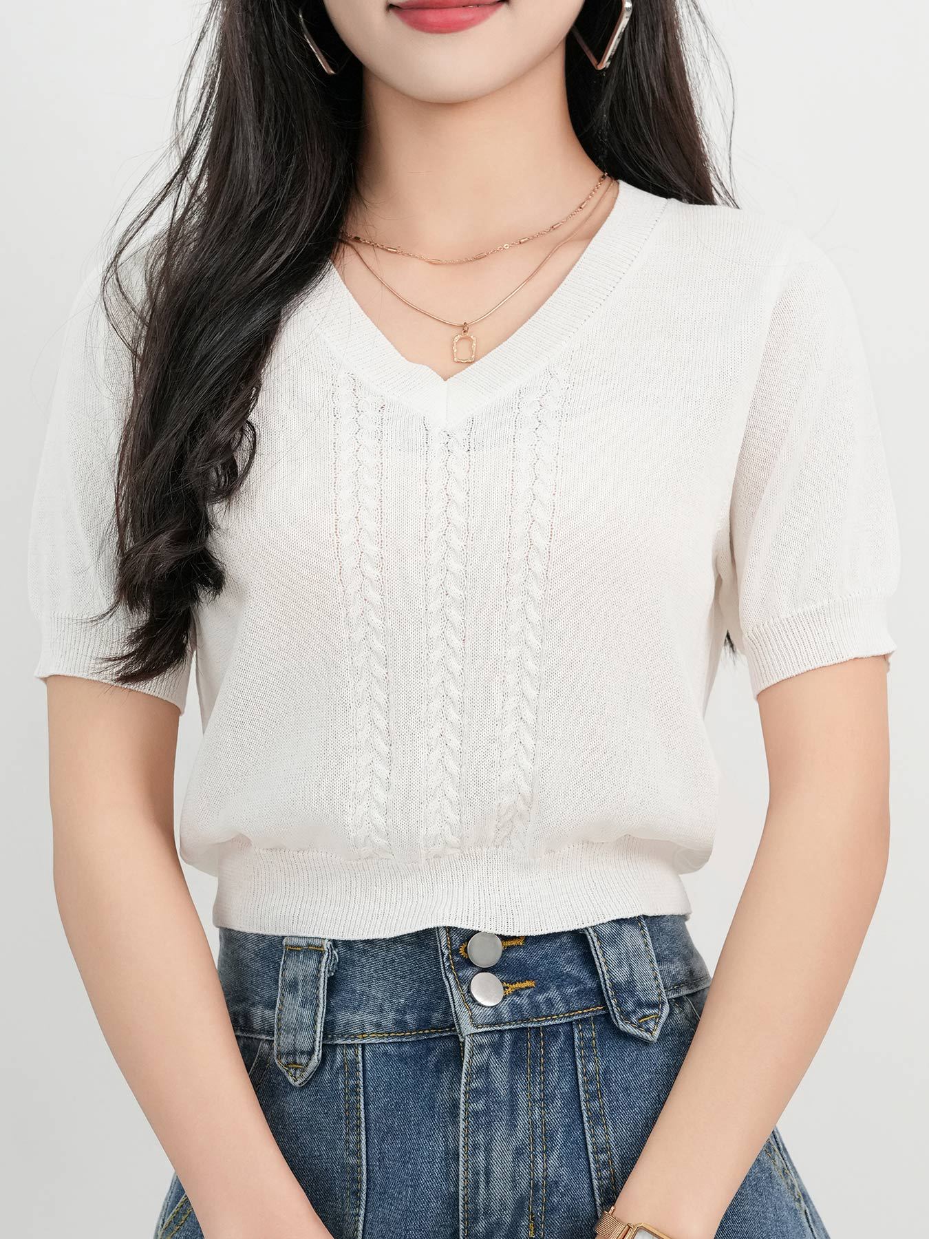V-Neck Short Sleeve Knit Top